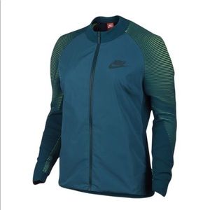 nike dynamic reveal hoodie